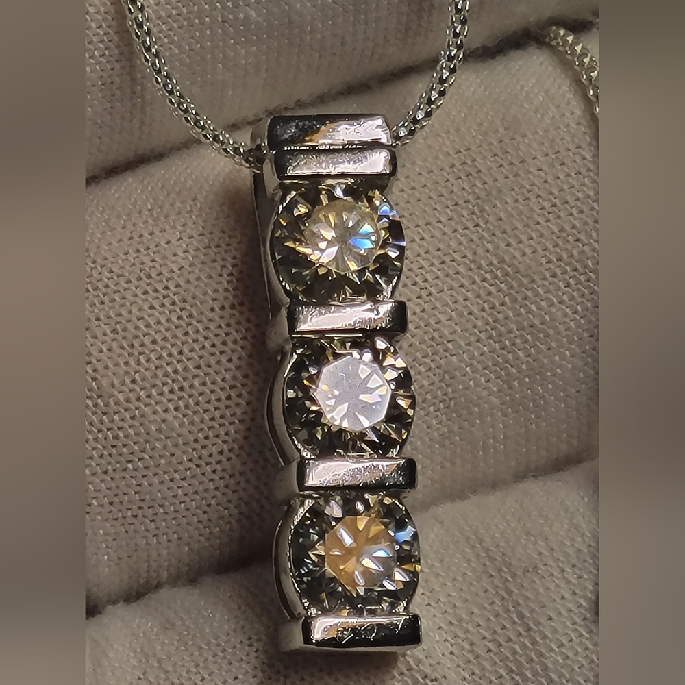 Beautiful Moissanite Triple Pendant - New - 925 Sterling Silver - Luxury Jewelr